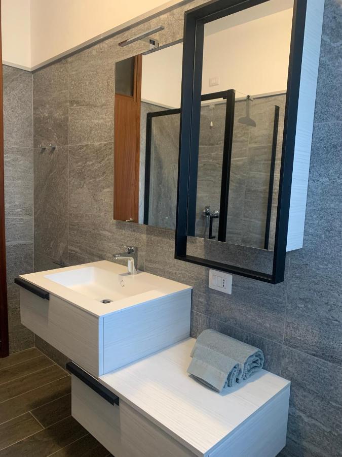 Lario Promenade: Family Friendly Apartment In Como Luaran gambar
